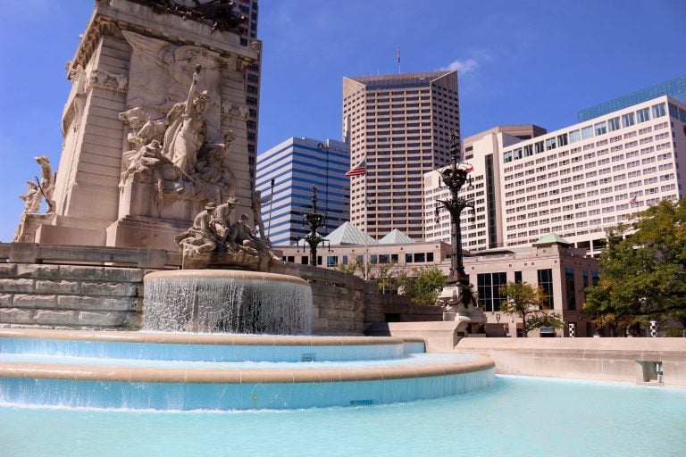 The fountain of the Soldiers and Sailors Monument in downtown Indianapolis. ©KettiWilhelm2019