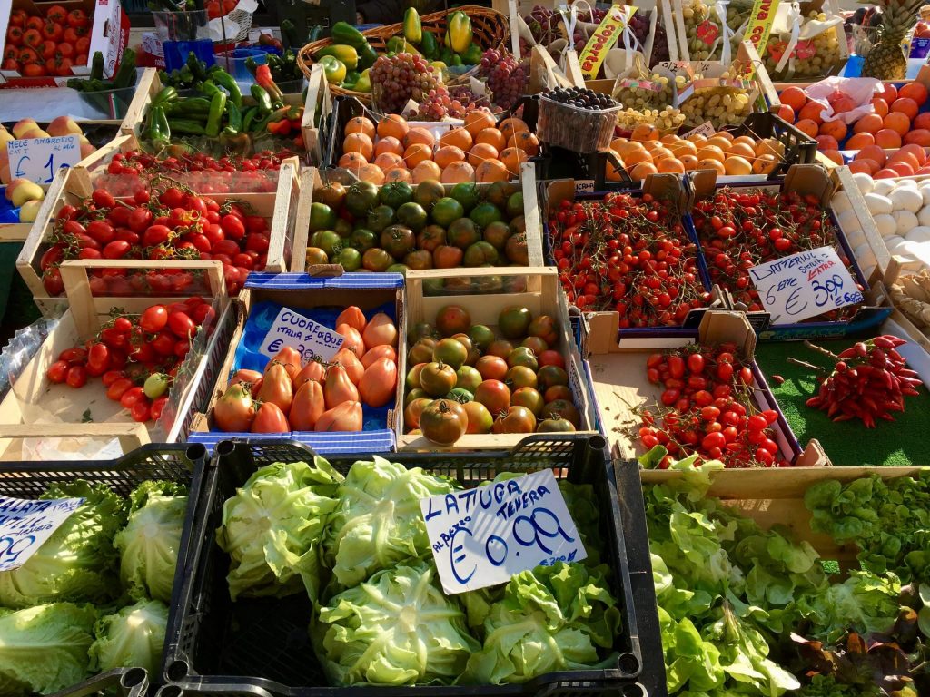 Fruit and vegetables for sale at a market in Milan, Italy. Eating lots of fresh produce is part of how Italians stay thin. ©KettiWilhelm2017