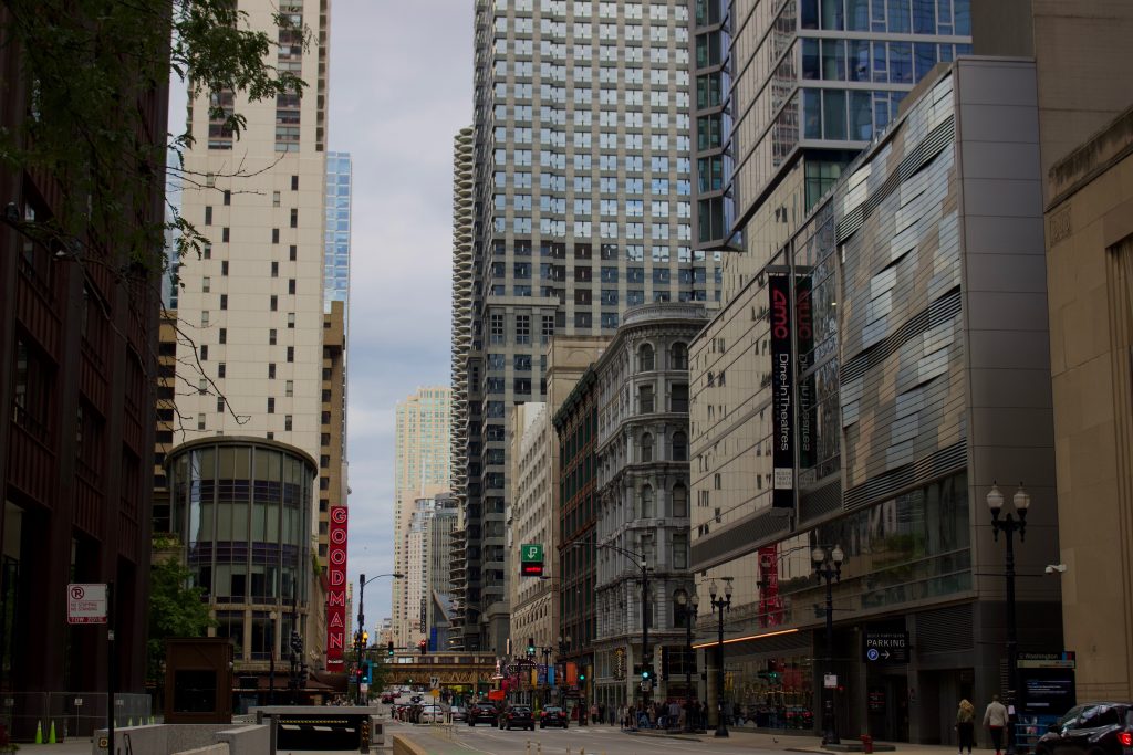 A street scene in downtown Chicago, where reverse culture shock makes me forget that I’m not in Italy anymore and yell at drivers. ©KettiWilhelm2019