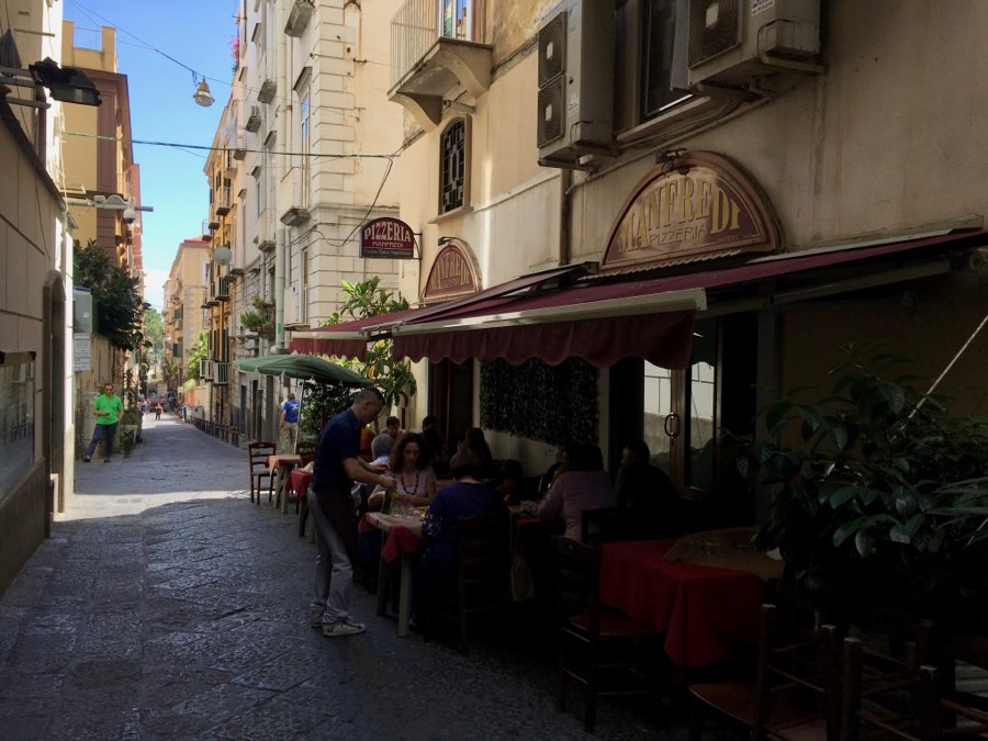 Manfredi Pizzeria and Osteria – in my humble opinion, the best place for pizza in Naples. ©KettiWilhelm2020