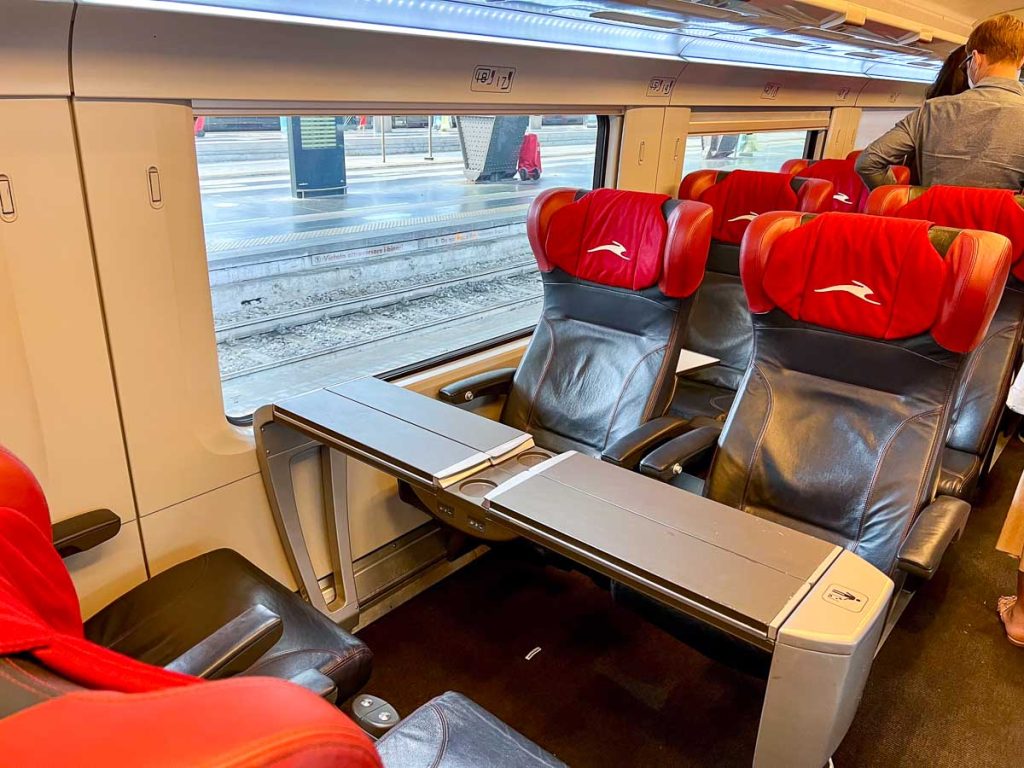 The spacious seats in "Prima" class on Italy's Italo fast train. ©KettiWilhelm2023