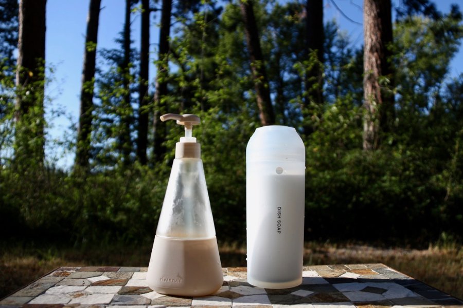 Cleancult vs Blueland dishwashing soap, compared (seen here sitting outside in nature). ©KettiWilhelm2020