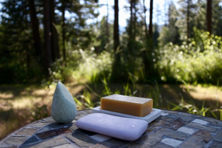 Three zero-waste shampoo bars that I tested for this review of sustainable beauty products: HiBAR, 100 Senses, and by Humankind. ©KettiWilhelm2020