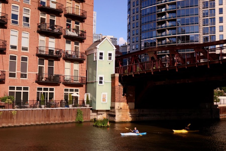 Kayakers on the Chicago River on a bright summer day. ©KettiWilhelm