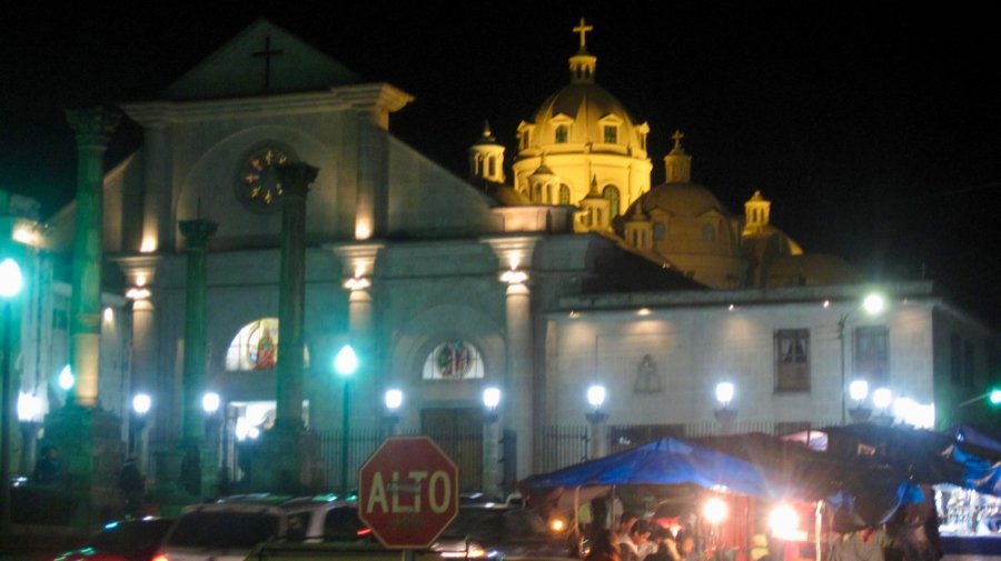 The market and cathedral of Quetzaltenango (Xela), Guatemala, at night. Xela is of my favorite cities to move abroad and learn a language. ©KettiWilhelm2020