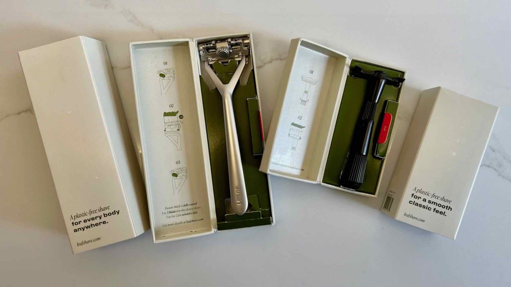 Leaf Shave's Leaf and Twig razors in the their original, plastic-free packaging. ©KettiWilhelm2021