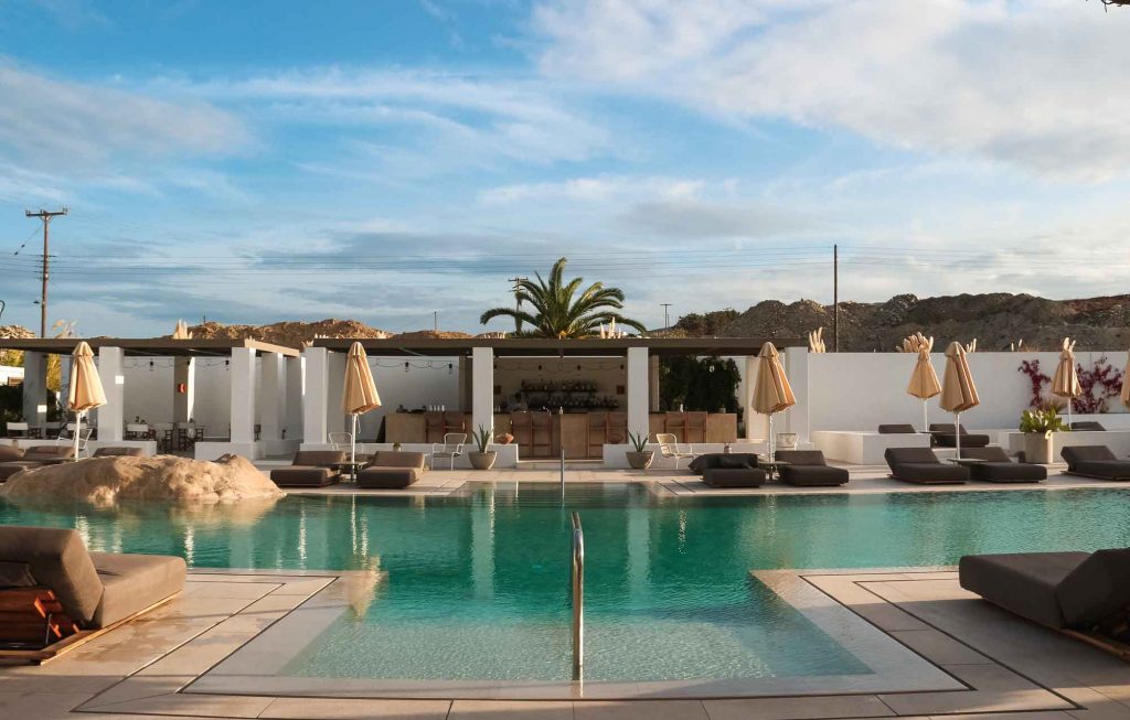 The glamorous pool at the Parilio, A Member of Design Hotels, on Paros. ©KettiWilhelm2022