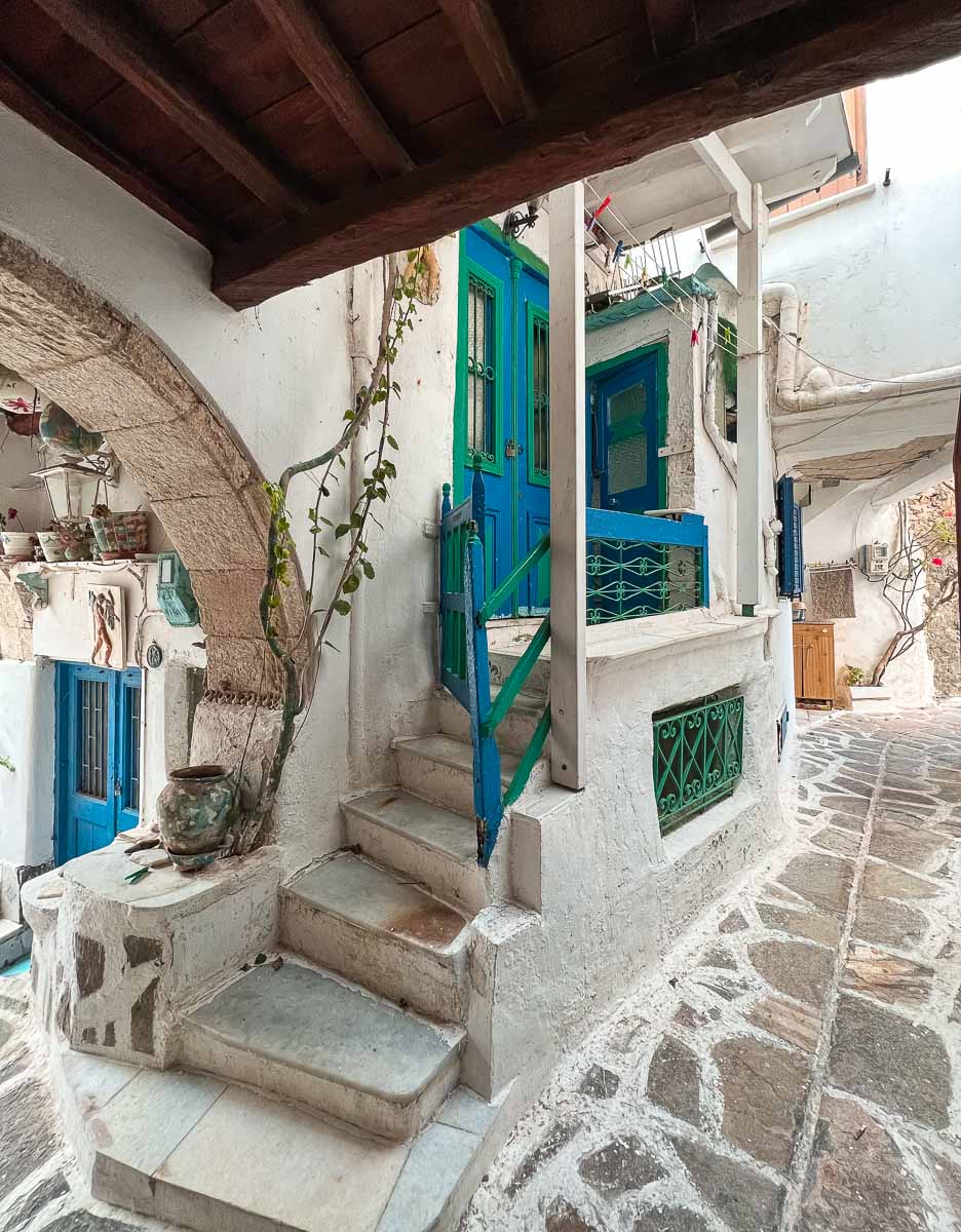 Decorative doorways to local homes in Naxos’ Old Town. ©KettiWilhelm2022
