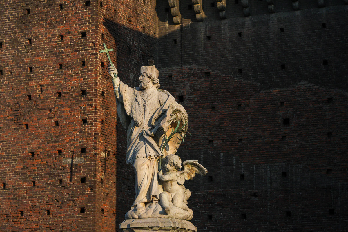 A marble statue in Milan's Castello Sforzesco. ©KettiWilhelm2025